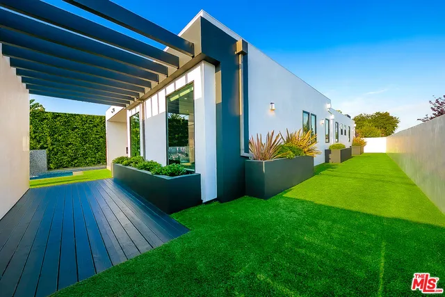 $14,995 | 1855 Stearns Drive, Los Angeles, CA 90035