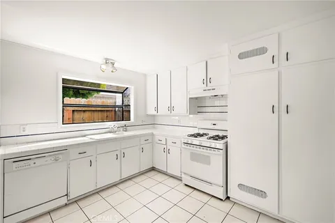 $1,699,000 | 685 Center Street, Costa Mesa, CA 92627