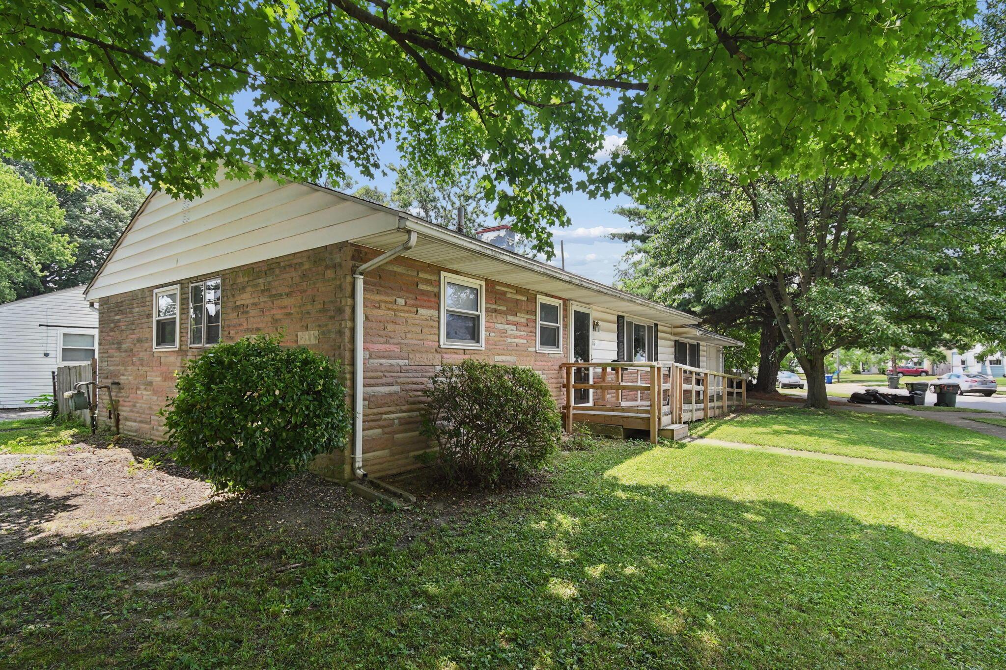 916 South Hampton Road Columbus, OH 43227 - Photo 3 of 13 5-web-or-mls-916-s-hampton-rd