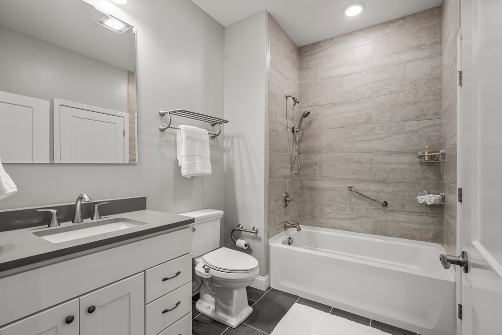 635 Old Post Road, Unit 2303 Sharon, MA 02067 - Photo 8 of 19