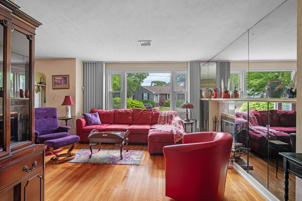3 Countryside Lane Marblehead, MA 01945 - Photo 4 of 33