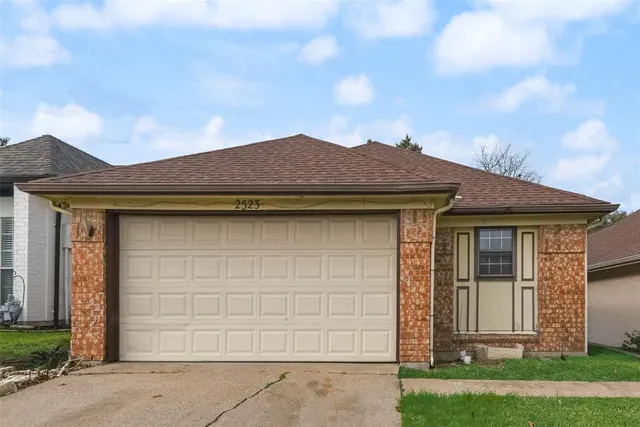 $240,000 | 2523 Beverly Hills Lane, Mesquite, TX 75150
