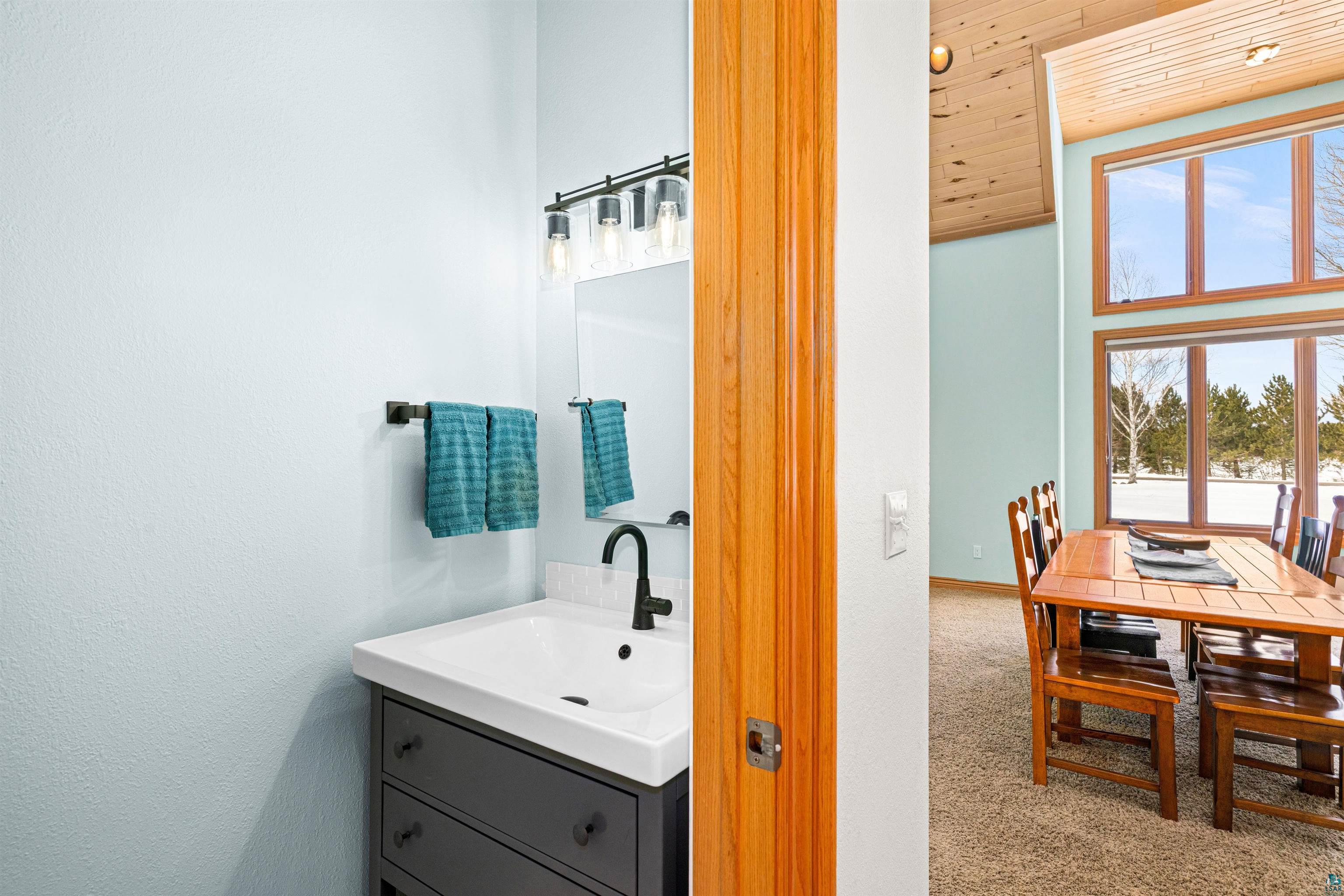 390 Crosby Road Cloquet, MN 55720 - Photo 26 of 41 Bathroom