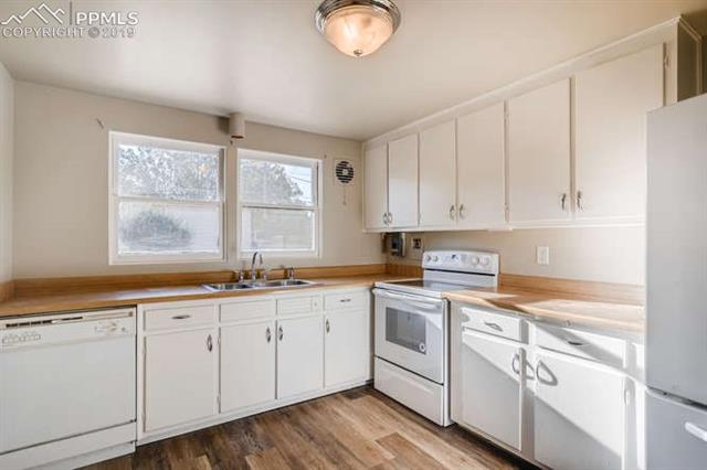 2461 Paseo Road Colorado Springs, CO 80907 - Photo 8 of 27 Gallery Image 8