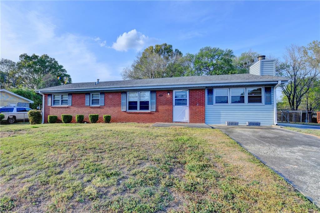 1071 Mountain View Road Northwest Conyers, GA 30012 - Photo 2 of 41