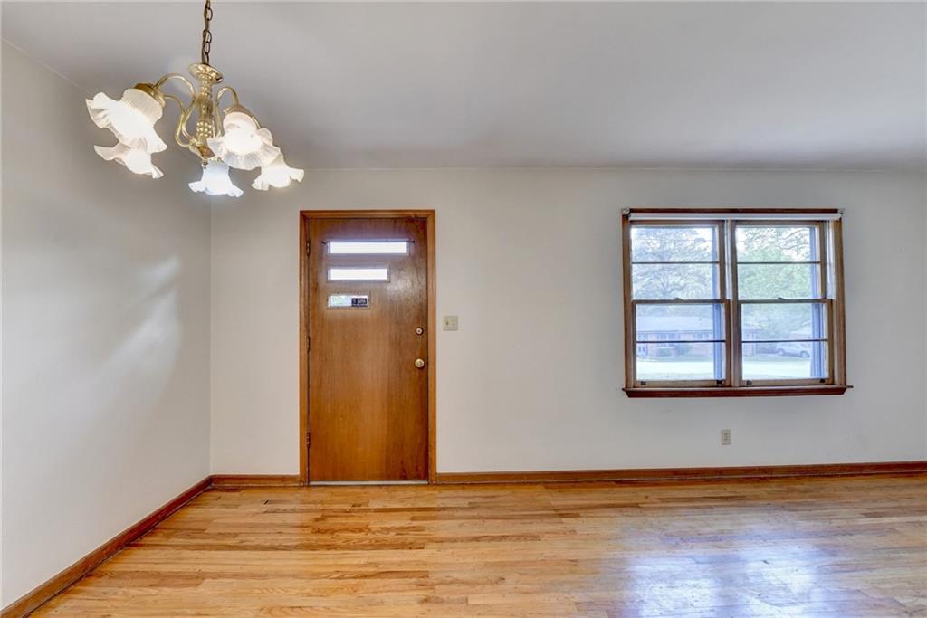 1071 Mountain View Road Northwest Conyers, GA 30012 - Photo 4 of 41