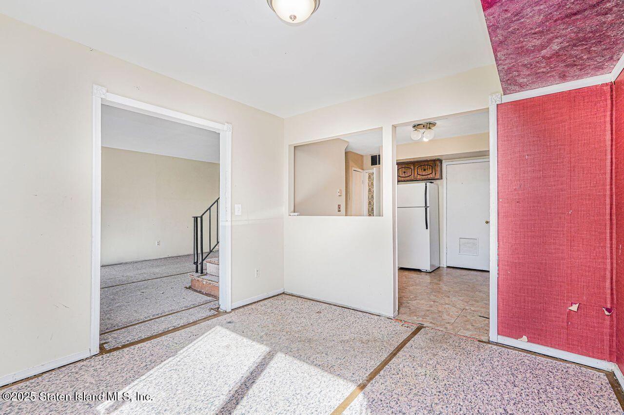 15 Parkview Loop Staten Island, NY 10314 - Photo 12 of 25