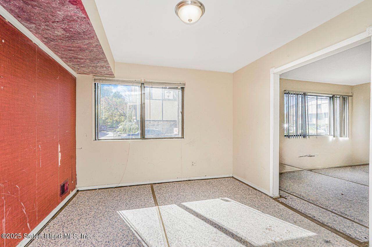15 Parkview Loop Staten Island, NY 10314 - Photo 15 of 25 an empty room with windows
