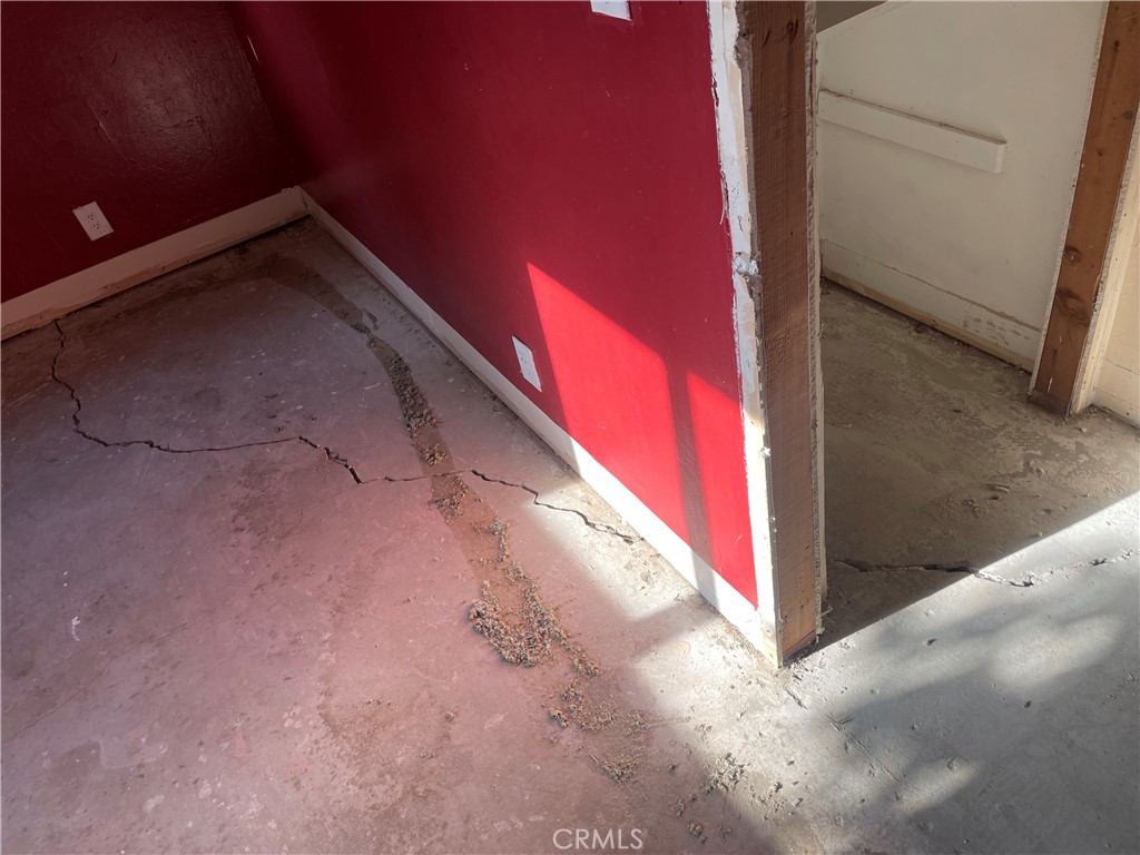 2441 Madrone Street Sutter, CA 95982 - Photo 20 of 45 a view of a hallway