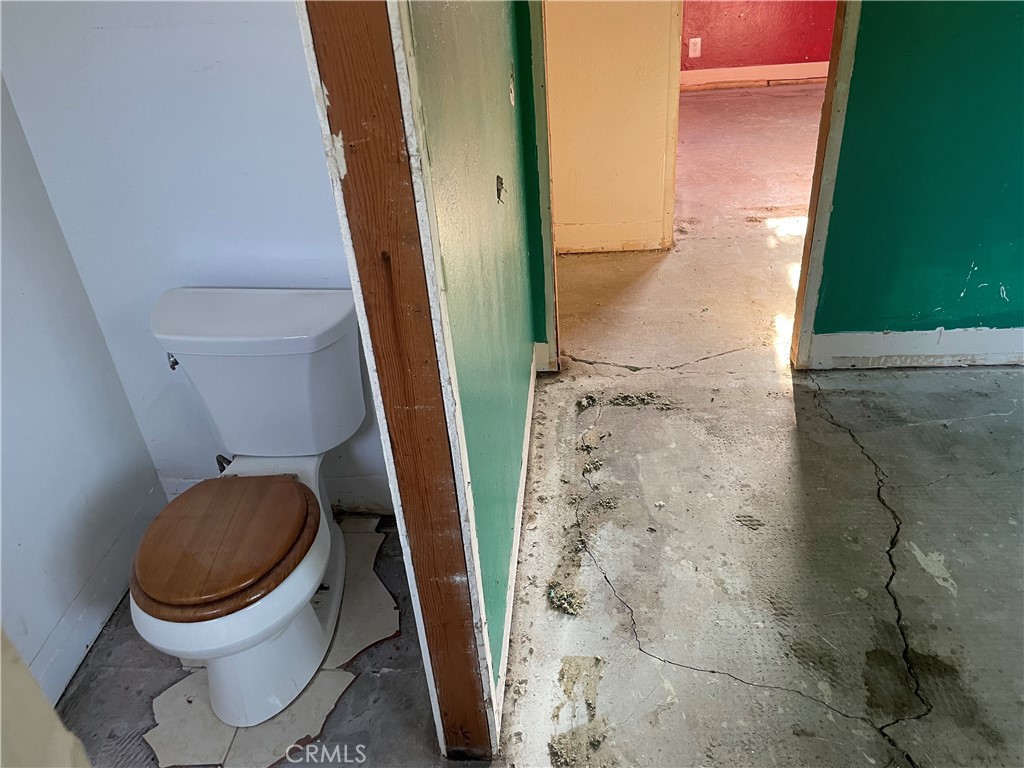 2441 Madrone Street Sutter, CA 95982 - Photo 26 of 45 a bathroom with a toilet and a shower