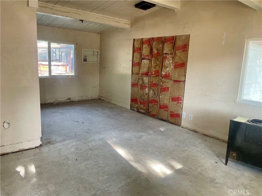 2441 Madrone Street Sutter, CA 95982 - Photo 4 of 45 an empty room with windows