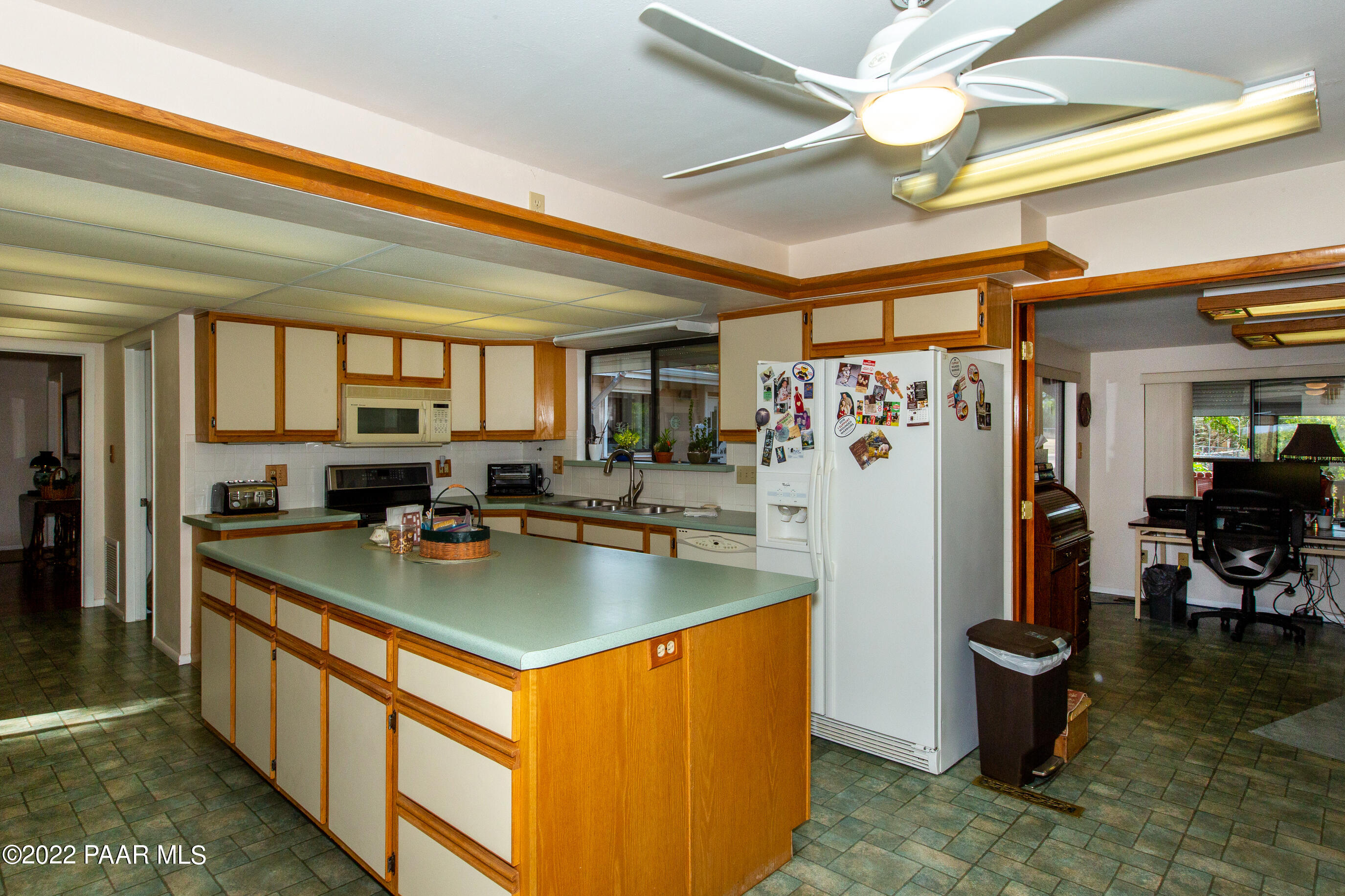 6050 North Williamson Valley Road Prescott, AZ 86305 - Photo 15 of 59 kitchen to breakfast nook