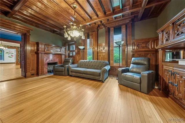 $899,000 | 280 Pine Ridge Road, Cheektowaga, NY 14225