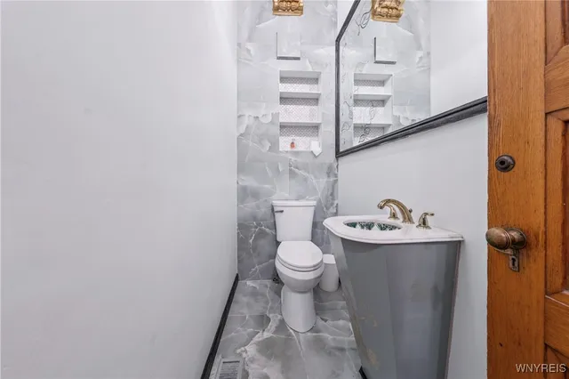 $899,000 | 280 Pine Ridge Road, Cheektowaga, NY 14225