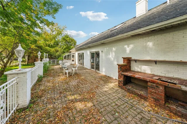 $899,000 | 280 Pine Ridge Road, Cheektowaga, NY 14225