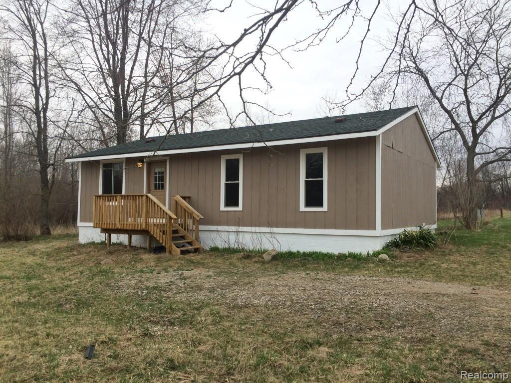 10772 North Nicholson Road Fowlerville, MI 48836 - Photo 1 of 27