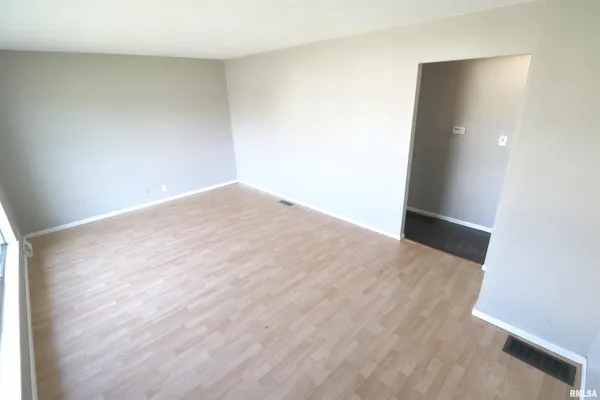 $115,000 | 3820 West Carmel Avenue, Peoria, IL 61615