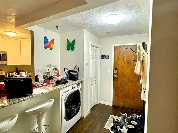 $2,600 | 205 Ferry Street, Unit 101, Everett, MA 02149