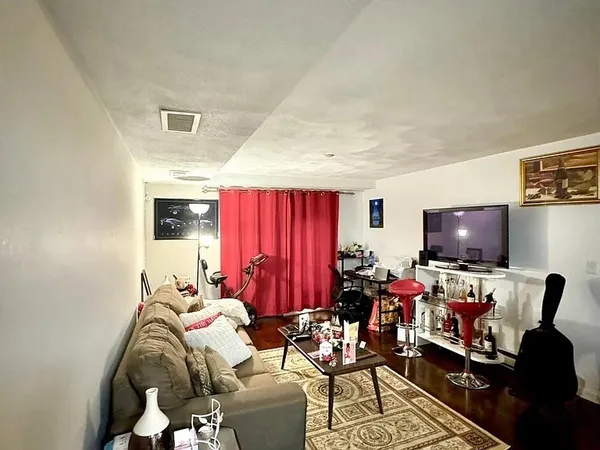 $2,600 | 205 Ferry Street, Unit 101, Everett, MA 02149
