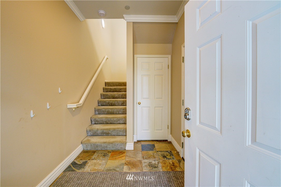 606 228th Street Southwest, Unit J202 Bothell, WA 98021 - Photo 4 of 35 Gallery Image 4