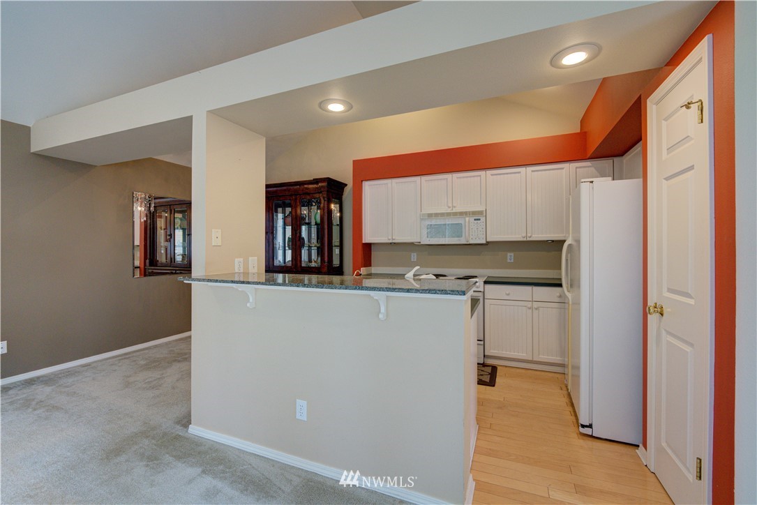 606 228th Street Southwest, Unit J202 Bothell, WA 98021 - Photo 10 of 35 Gallery Image 10