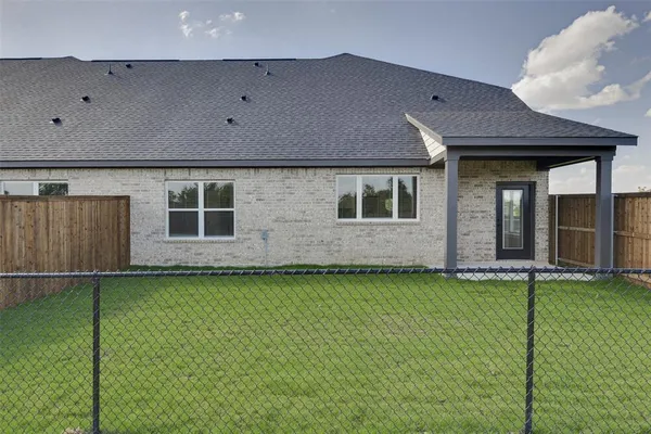 $2,525 | 4062 Clovis Street, Midlothian, TX 76065