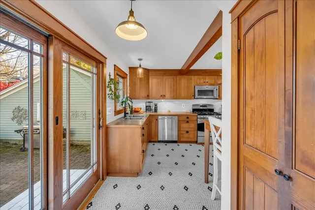 $199,900 | 18 Armstrong Place, Owego, NY 13827