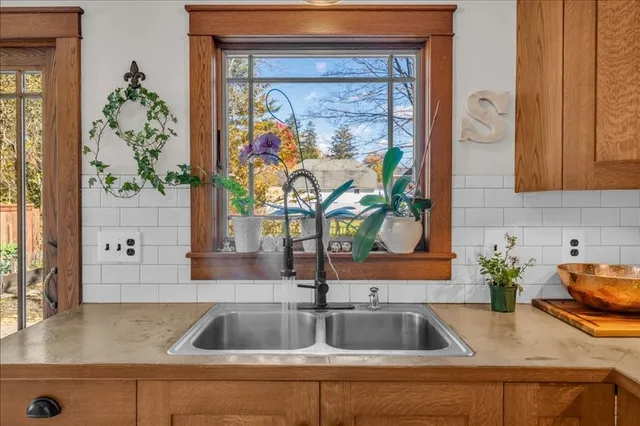 $199,900 | 18 Armstrong Place, Owego, NY 13827