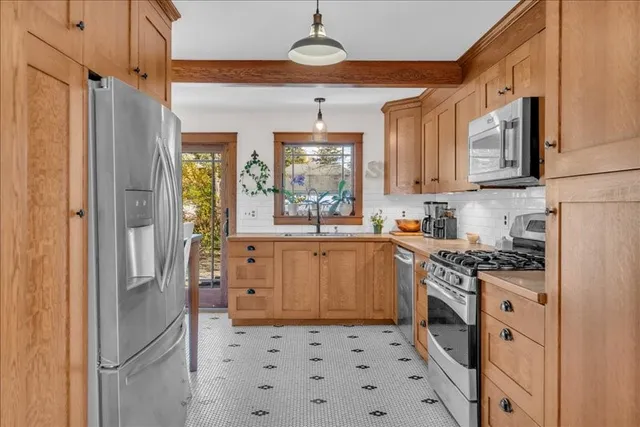 $199,900 | 18 Armstrong Place, Owego, NY 13827