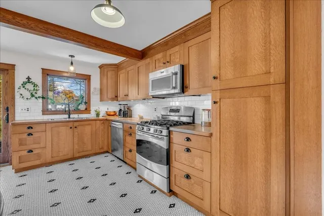 $199,900 | 18 Armstrong Place, Owego, NY 13827