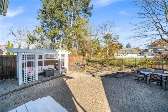 $199,900 | 18 Armstrong Place, Owego, NY 13827