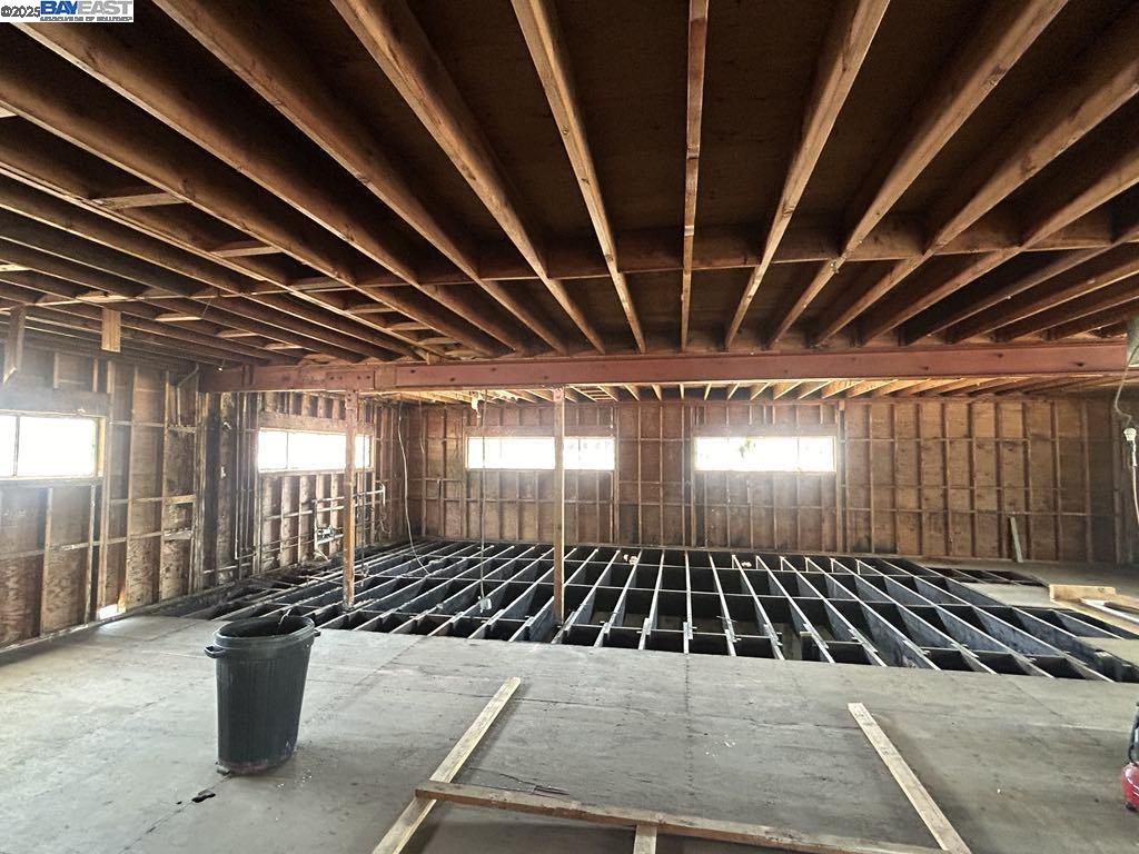 3101 Sacramento Street Berkeley, CA 94703 - Photo 20 of 21 a view of a room with gym equipment