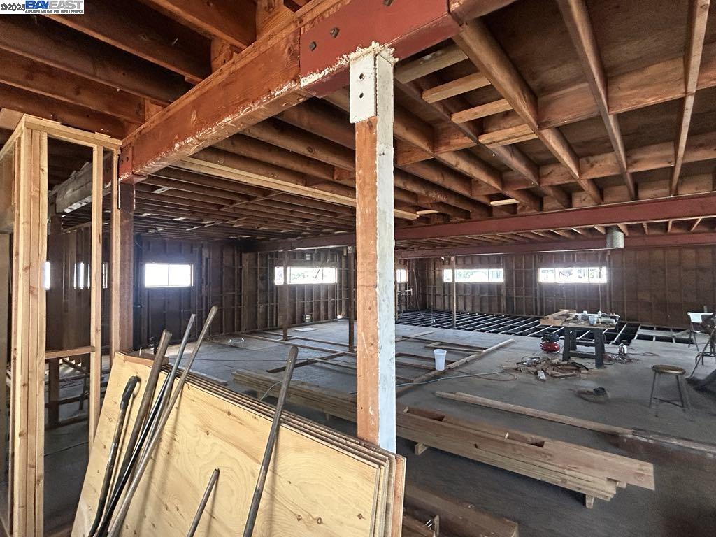 3101 Sacramento Street Berkeley, CA 94703 - Photo 9 of 21 a view of a room with gym equipment
