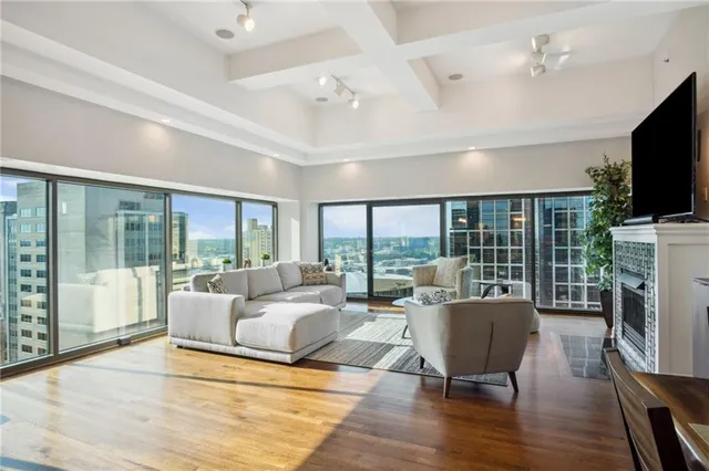 $519,000 | 1101 Walnut Street, Unit 1809, Kansas City, MO 64106