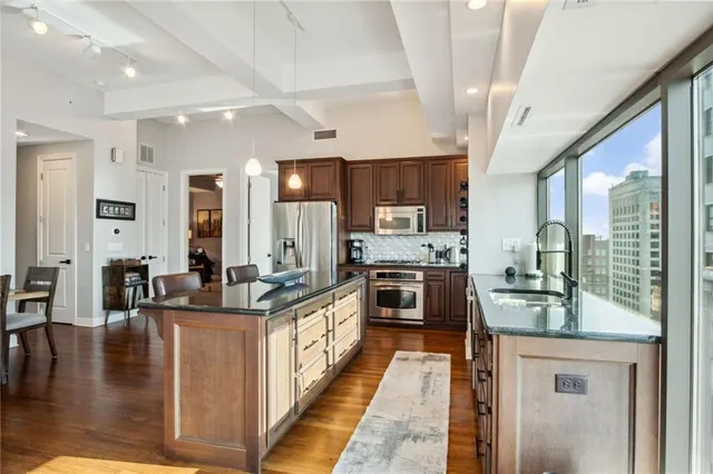 $519,000 | 1101 Walnut Street, Unit 1809, Kansas City, MO 64106