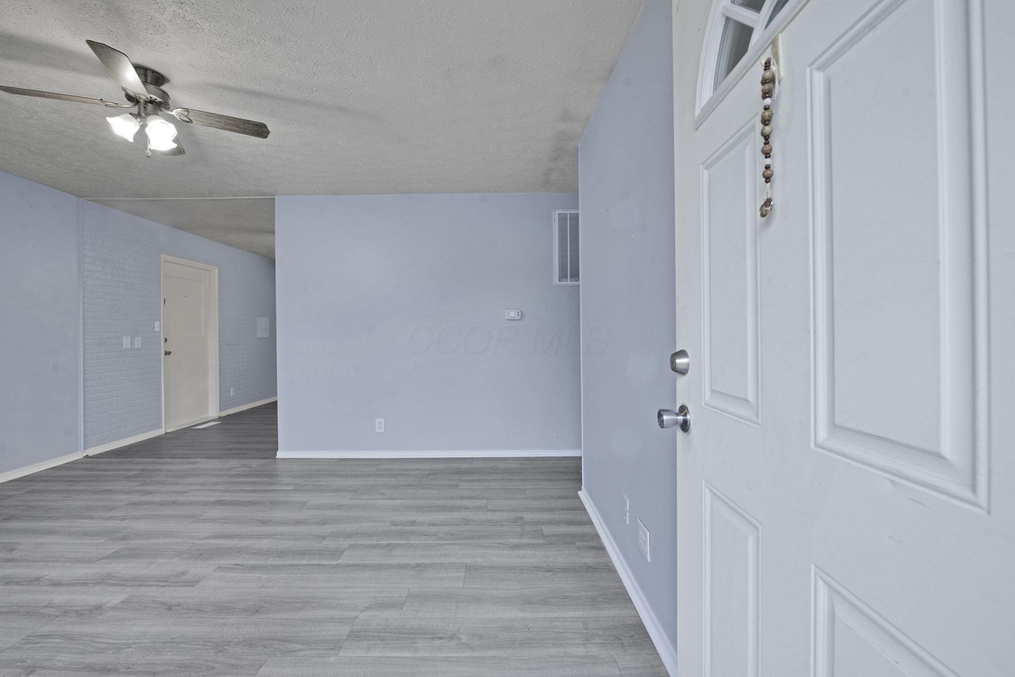 488 Ridgefield Road Newark, OH 43055 - Photo 2 of 25 6-web-or-mls-488-ridgefield-rd