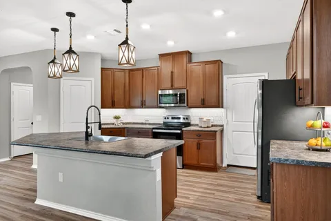 $349,000 | 326 Linden Street, Bastrop, TX 78602