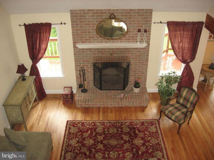 3205 Douglas Point Court Riva, MD 21140 - Photo 3 of 10 Living Room