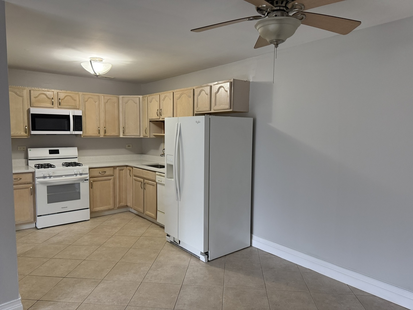 9s070 South Frontage Road, Unit 102 Willowbrook, IL 60527 - Photo 4 of 13