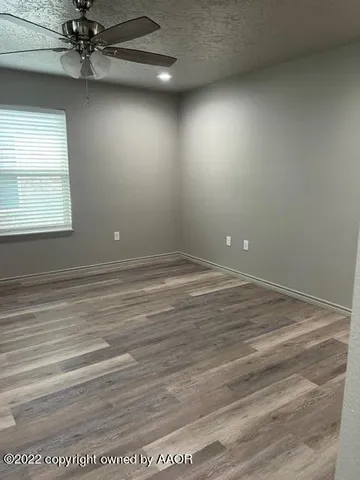 $1,000 | 102 8th Street, Farwell, TX 79325