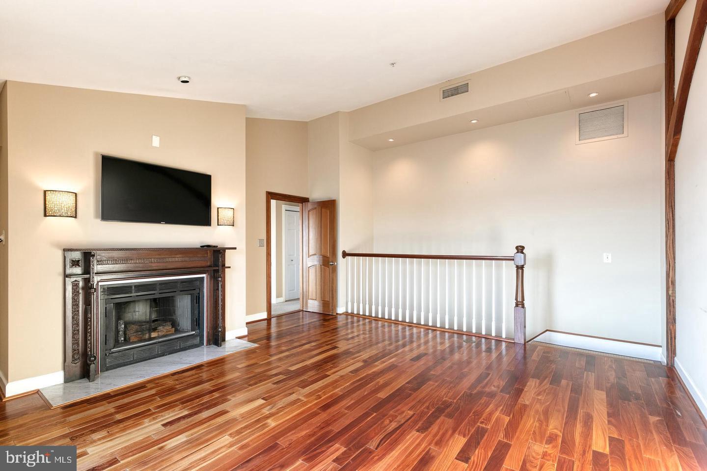 1000 Fell Street, Unit 606 Baltimore, MD 21231 - Photo 26 of 56 Elegant space with warm wood accents.