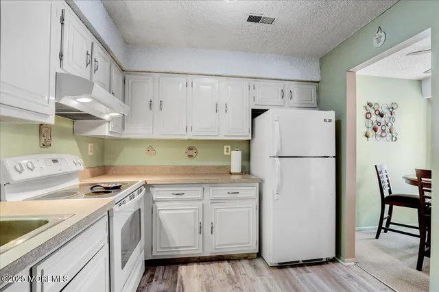 $238,900 | 18 Northrup Drive, Unit 201, Brick, NJ 08724