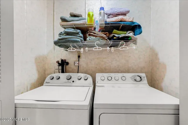 $238,900 | 18 Northrup Drive, Unit 201, Brick, NJ 08724