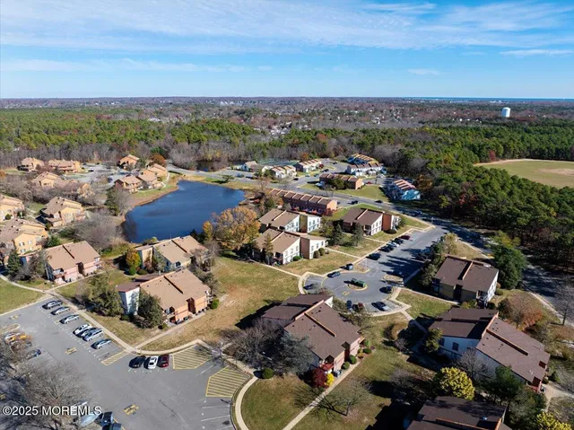 $238,900 | 18 Northrup Drive, Unit 201, Brick, NJ 08724