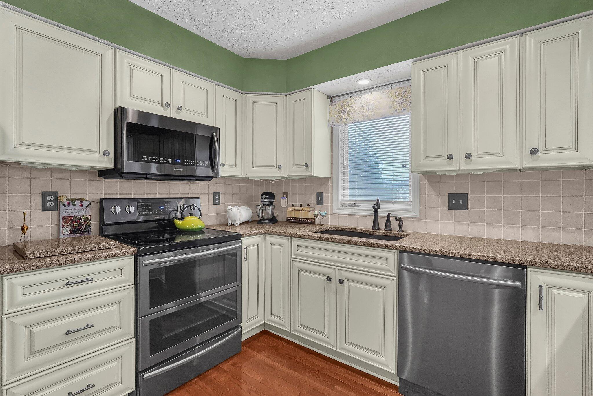 5033 Worthington Road Galena, OH 43021 - Photo 8 of 30 Kitchen