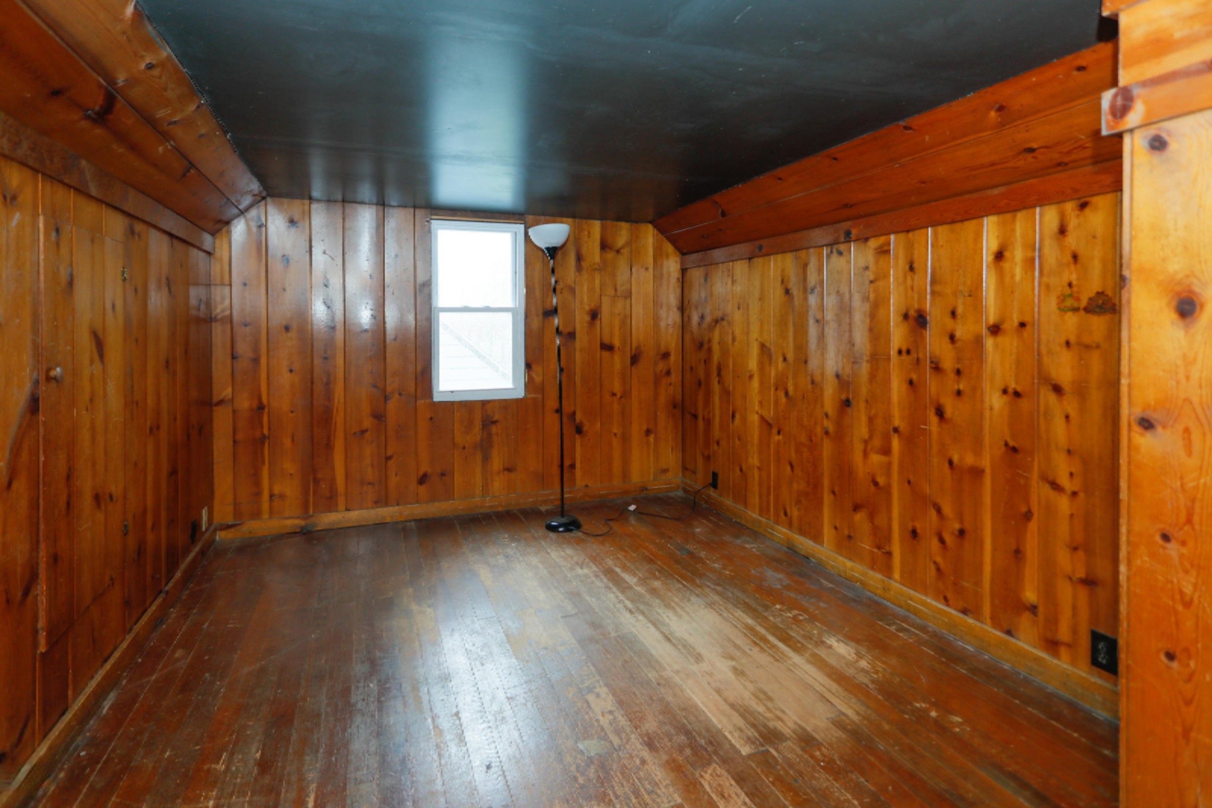 2926 Barney Road Kalamazoo, MI 49004 - Photo 13 of 18 2926 Barney Rd-113