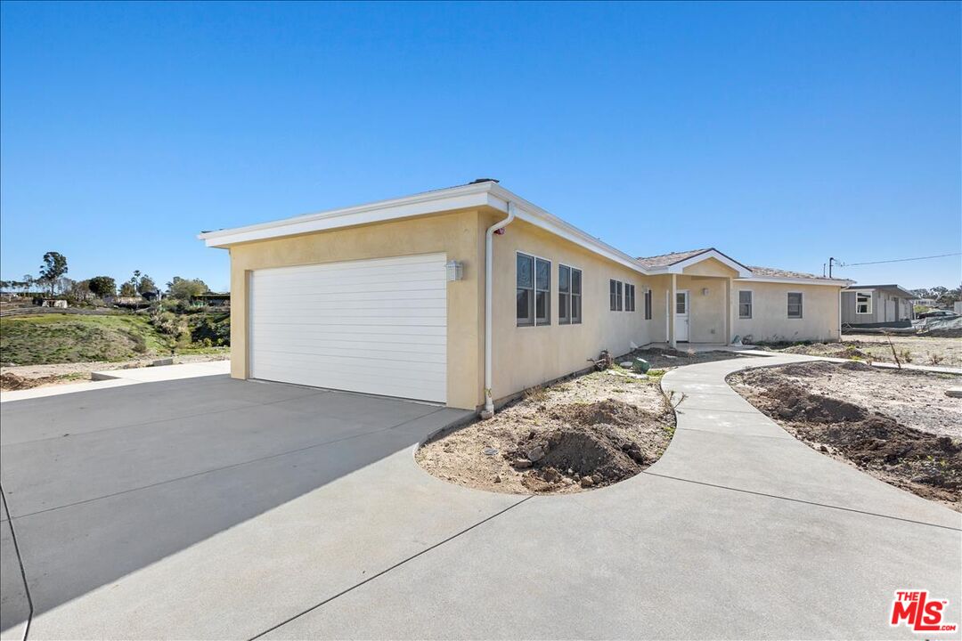 6726 Wandermere Road Malibu, CA 90265 - Photo 2 of 20