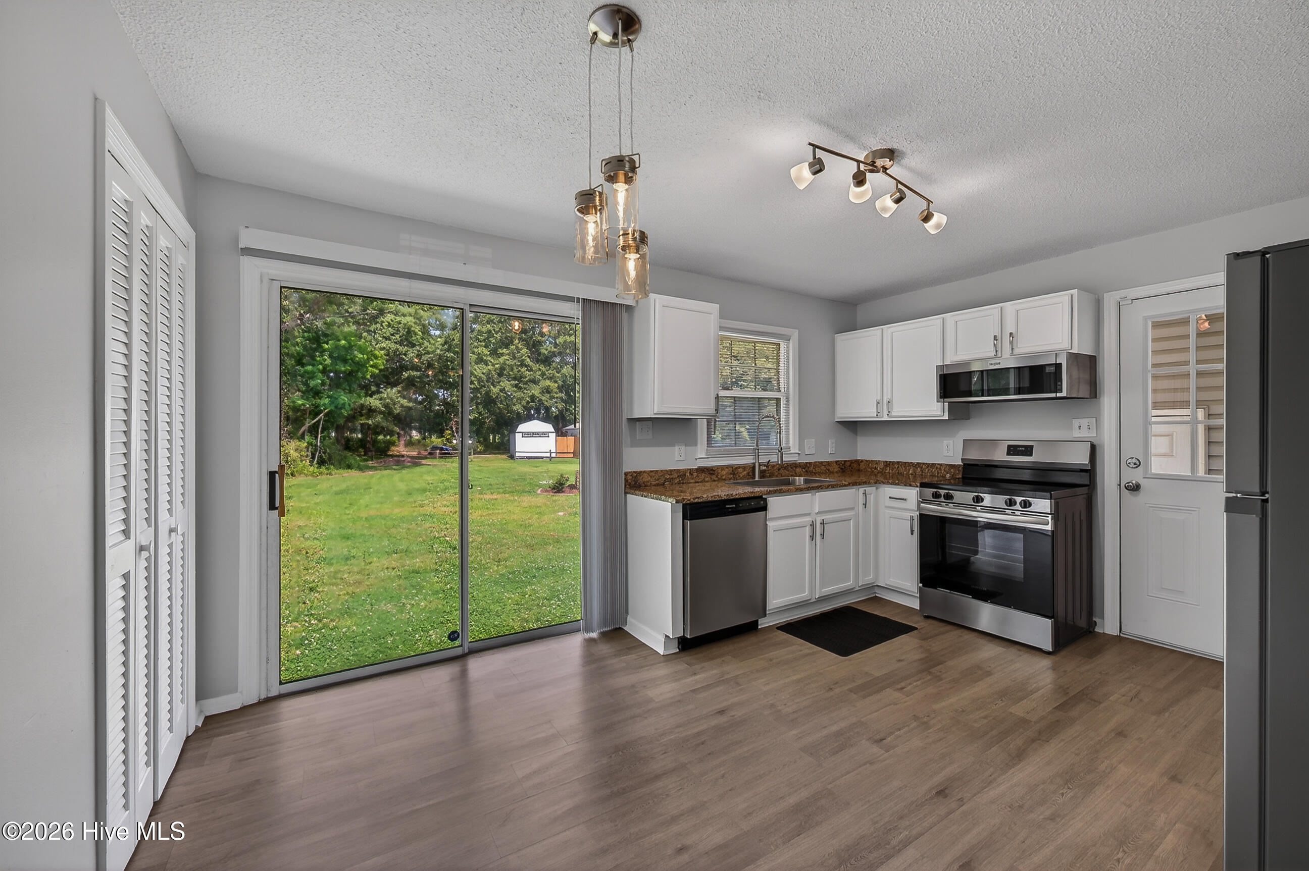 2527 Country Club Road Jacksonville, NC 28546 - Photo 7 of 24