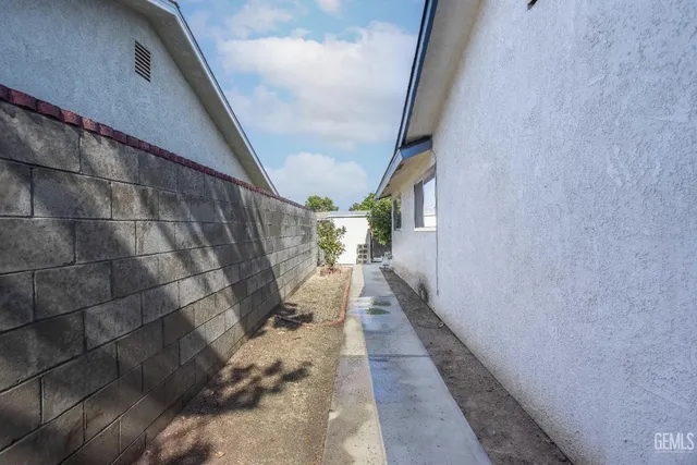 a view of an entryway