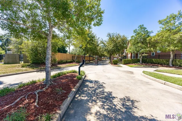 $214,500 | 1329 Bromley Park Drive, Baton Rouge, LA 70810